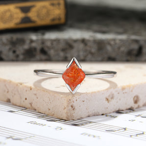 IRROYA 1.3 Carat 6x8mm Natural Orange Sunstone Silver Engagement Ring Chakra Crystals Solitaire Platinum Plated Sterling Silver Rings for Women Dainty Statement Ring Gifts for Mom Unique Gemstone Wedding Rings Cute Cocktail Ring Gifts for Her