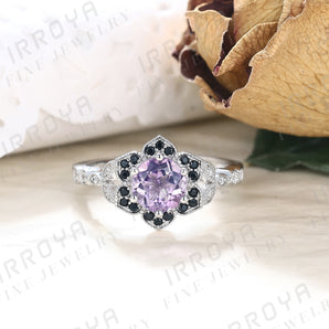 IRROYA Natural Amethyst Rings for Women 1.0 Carats Round Cut Amethyst Engagement Ring Vintage Floral Black Sterling Silver Victorian Flower Halo Cocktail Rings Plated by Platinum Filigree Eternity Faux Diamond Promise Ring Gifts for Her