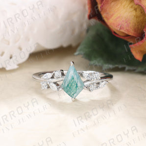 IRROYA Sterling Silver 1.35 Carat Kite Cut Natural Moss Agate Engagement Ring VVS1 Cluster White Cubic Zirconia Rings for Women Green Stone Nature Art Deco Wedding Ring for Her Stackable Unique Birthstone Ring for Mom Plated by Platinum