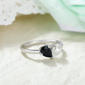 IRROYA 0.8 Carat Natural Black Onyx Ring GH 0.8CT Pear Shaped Moissanite Engagement Rings for Women Sterling Silver Toi et Moi Wedding Ring Plated by Platinum Two Stone Unique Marriage Rings for Couples 925 Silver Birthstone Gifts for Wife